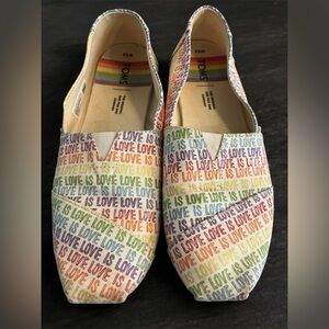 TOMS Multicolor Love Print Slip-Ons W8.5